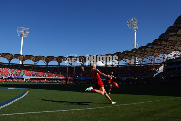 AFL 2025 Round 04 - Gold Coast v Adelaide - A-58375892