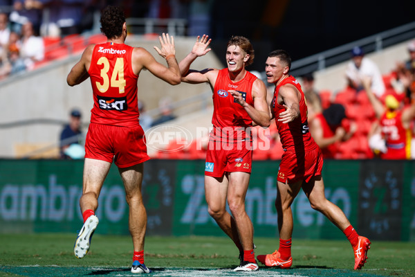 AFL 2025 Round 04 - Gold Coast v Adelaide - A-58394332