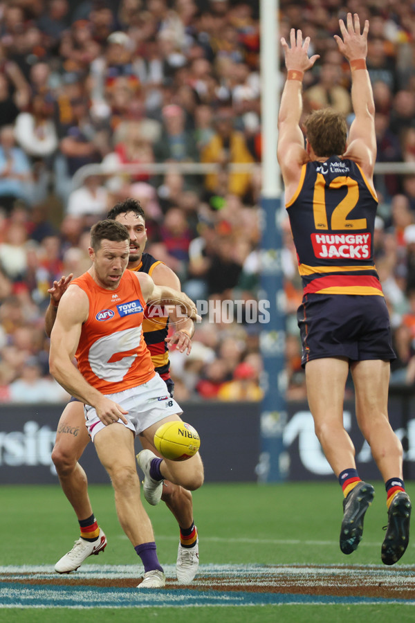 AFL 2025 Round 06 - Adelaide v GWS - A-58780455