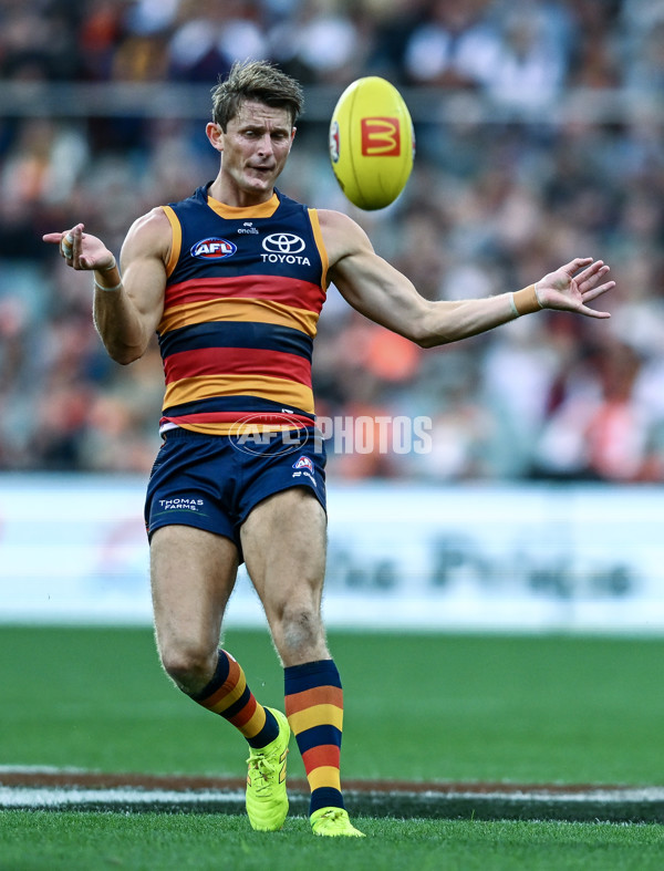 AFL 2025 Round 06 - Adelaide v GWS - A-58781961