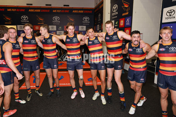 AFL 2025 Round 06 - Adelaide v GWS - A-58786218