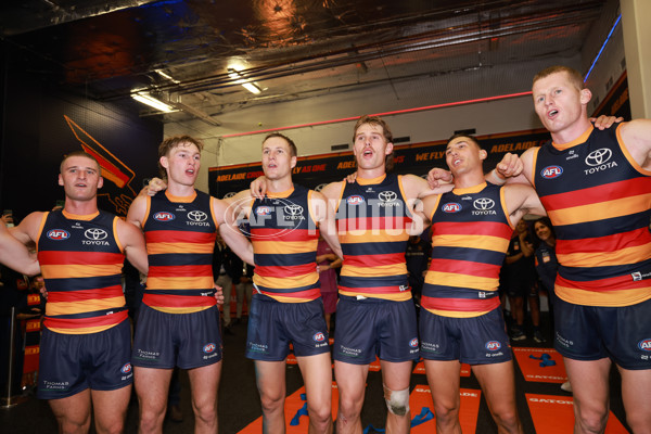 AFL 2025 Round 06 - Adelaide v GWS - A-58786220