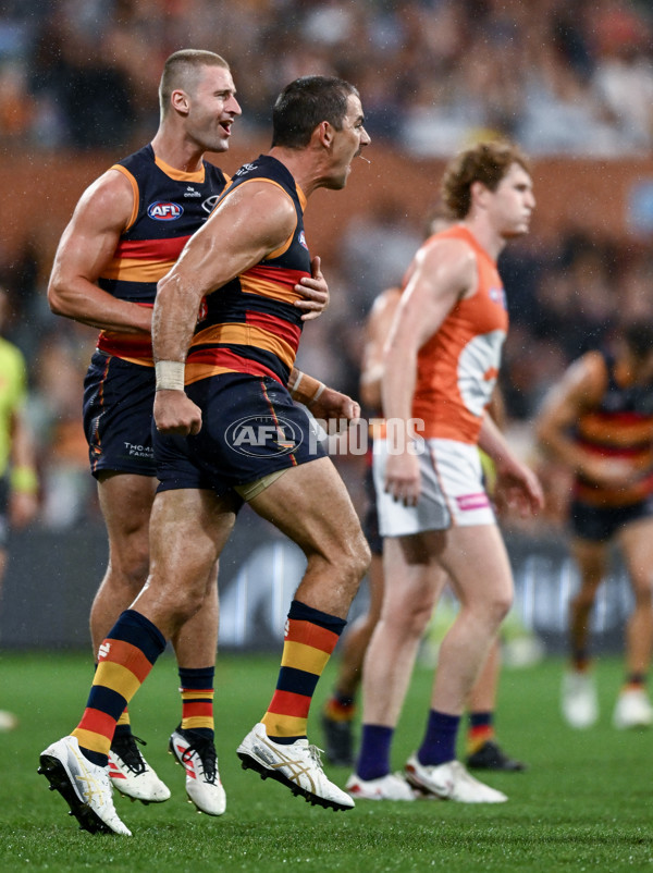 AFL 2025 Round 06 - Adelaide v GWS - A-58794476