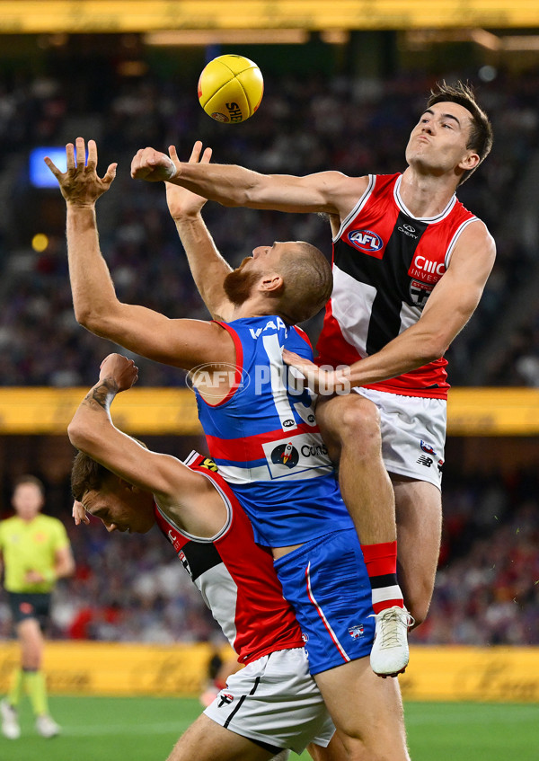 AFL 2025 Round 06 - Western Bulldogs v St Kilda - A-58823679