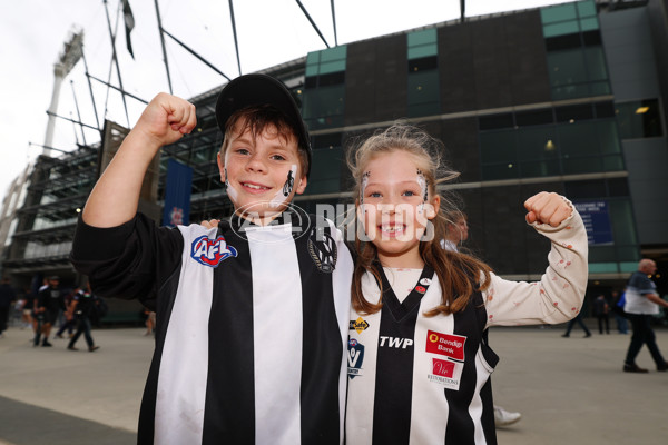 AFL 2025 Round 07 - Collingwood v Essendon - A-58940291