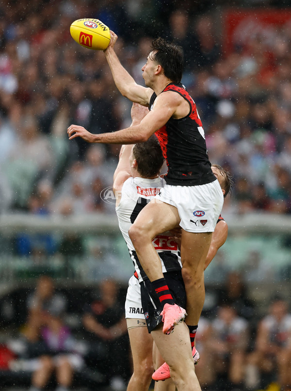 AFL 2025 Round 07 - Collingwood v Essendon - A-58943510