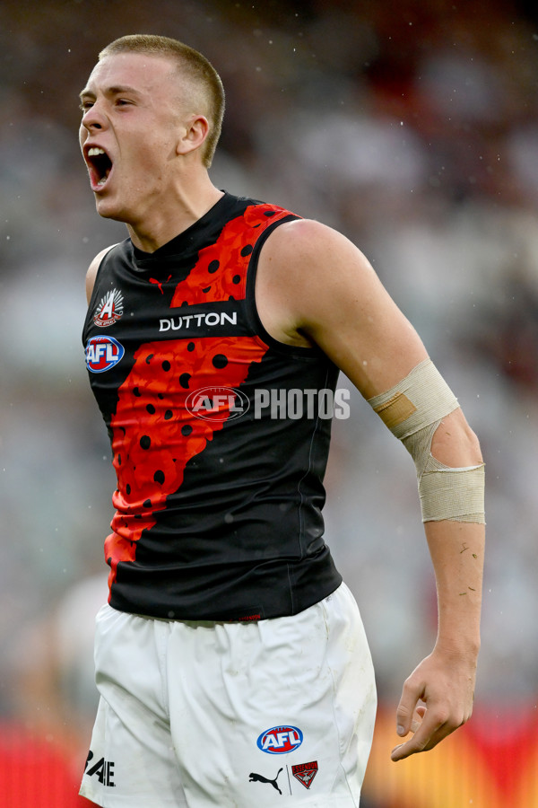 AFL 2025 Round 07 - Collingwood v Essendon - A-58945997