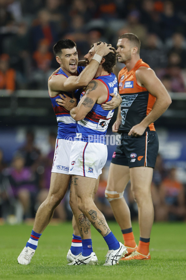 AFL 2025 Round 07 - GWS v Western Bulldogs - A-58990940