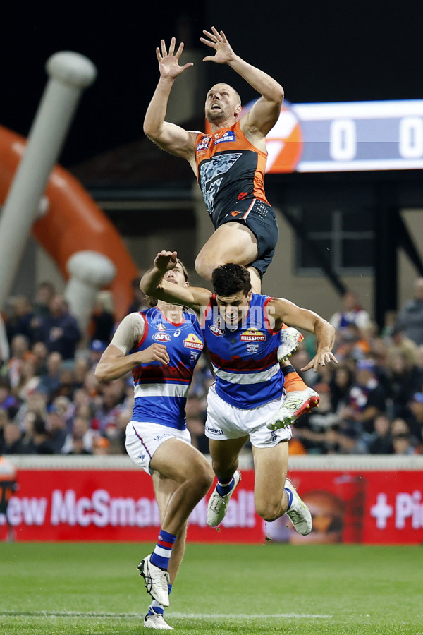AFL 2025 Round 07 - GWS v Western Bulldogs - A-58990958