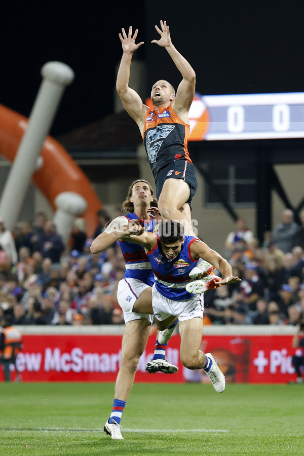 AFL 2025 Round 07 - GWS v Western Bulldogs - A-58992803