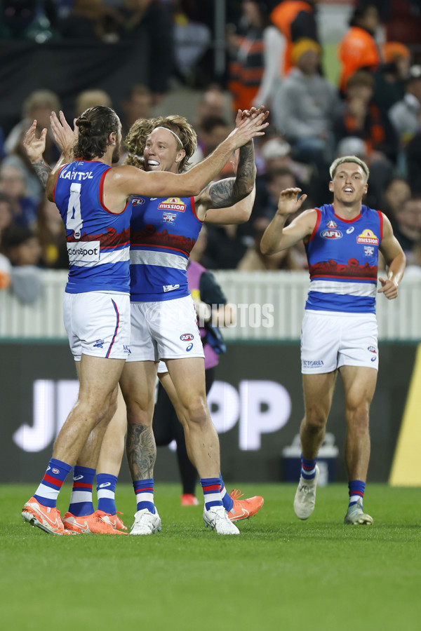 AFL 2025 Round 07 - GWS v Western Bulldogs - A-58993634