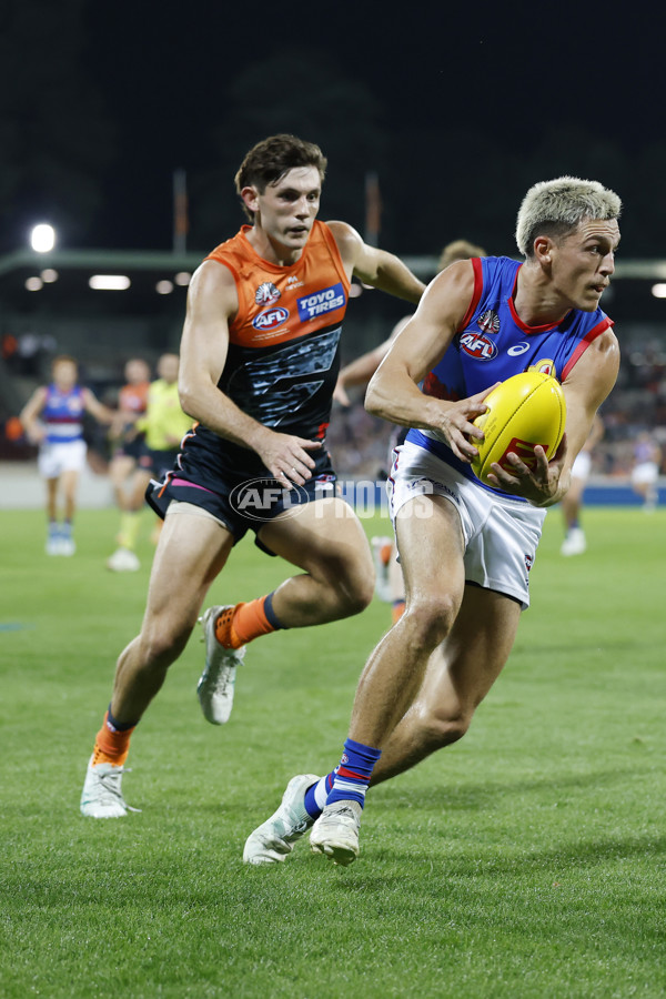 AFL 2025 Round 07 - GWS v Western Bulldogs - A-58993664