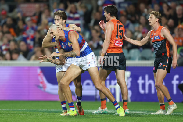 AFL 2025 Round 07 - GWS v Western Bulldogs - A-58993690