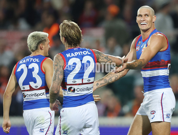AFL 2025 Round 07 - GWS v Western Bulldogs - A-58995352