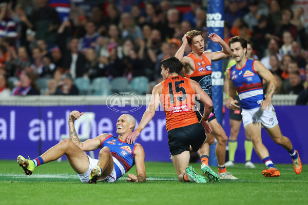 AFL 2025 Round 07 - GWS v Western Bulldogs - A-58995355