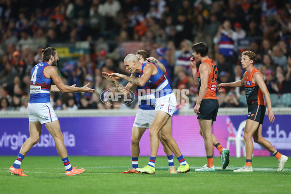 AFL 2025 Round 07 - GWS v Western Bulldogs - A-58995356