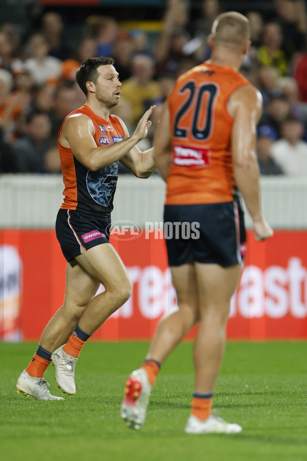 AFL 2025 Round 07 - GWS v Western Bulldogs - A-58995364