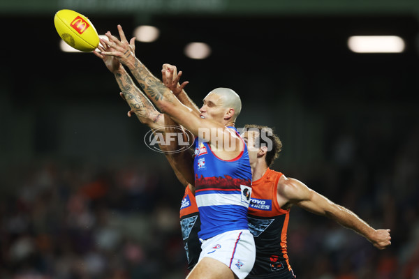 AFL 2025 Round 07 - GWS v Western Bulldogs - A-58995393