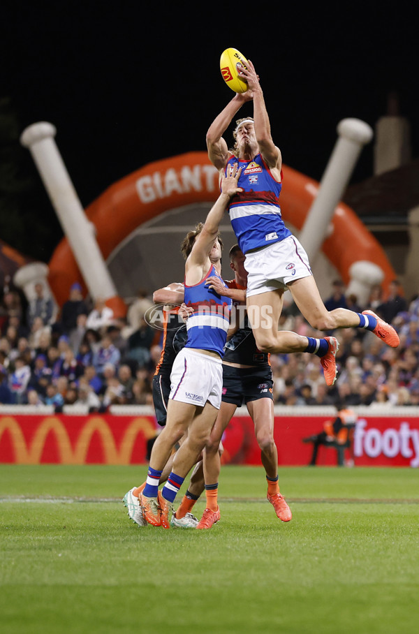 AFL 2025 Round 07 - GWS v Western Bulldogs - A-58995394