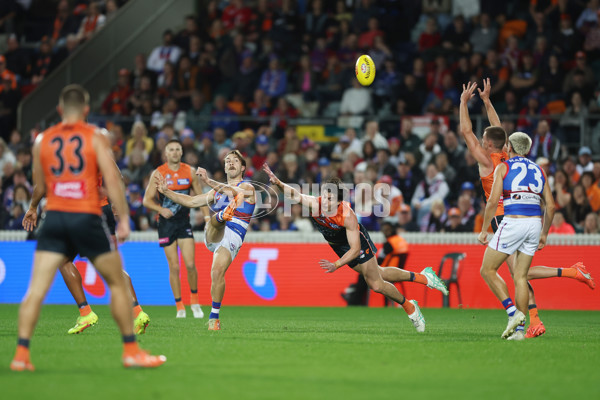 AFL 2025 Round 07 - GWS v Western Bulldogs - A-58997969