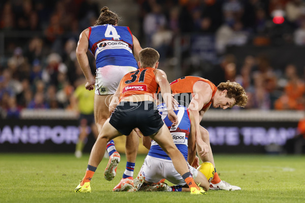 AFL 2025 Round 07 - GWS v Western Bulldogs - A-58998019
