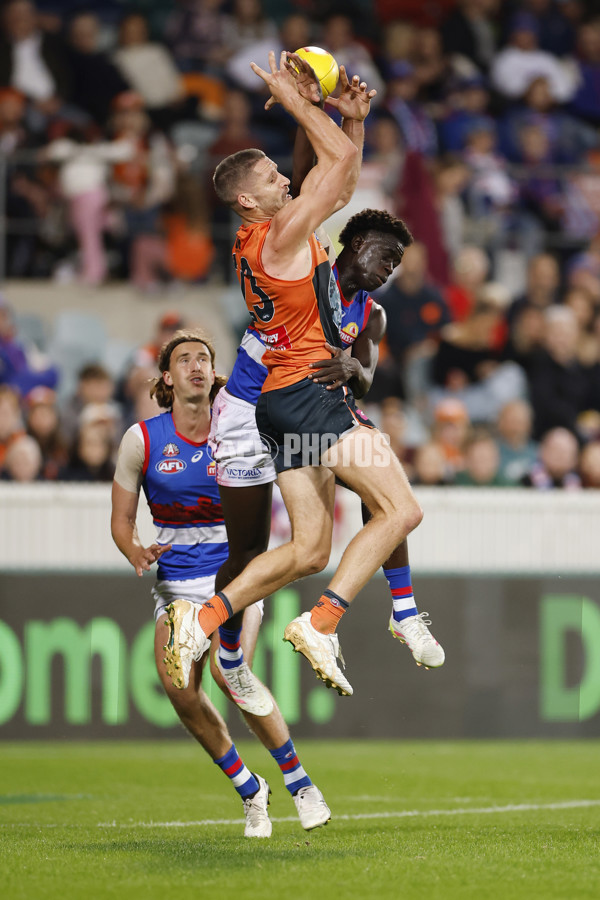 AFL 2025 Round 07 - GWS v Western Bulldogs - A-58999742