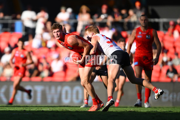 AFL 2025 Round 07 - Gold Coast v Sydney - A-59021607