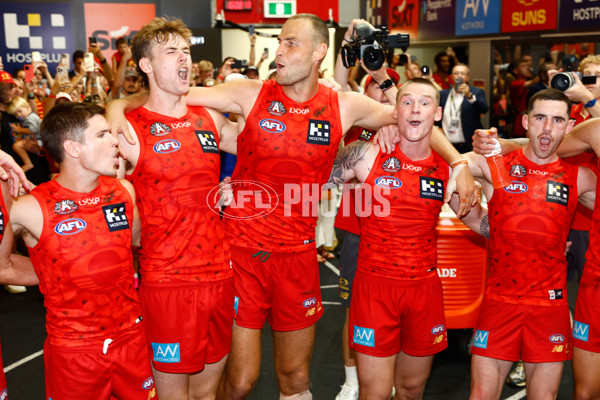 AFL 2025 Round 07 - Gold Coast v Sydney - A-59021616