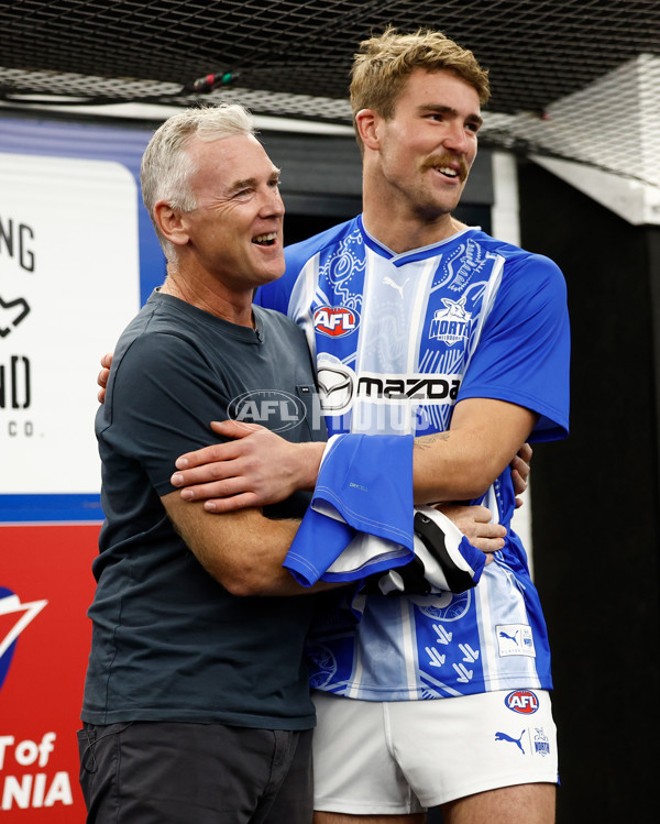 AFL 2025 Round 08 - Essendon v North Melbourne - A-59110535