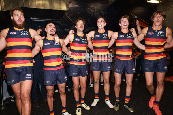 AFL 2025 Round 08 - Adelaide v Carlton - A-59161154