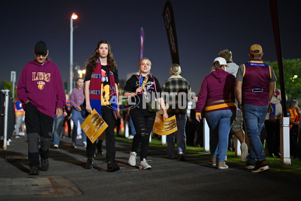 AFL 2025 Round 08 - Brisbane v Gold Coast - A-59209282