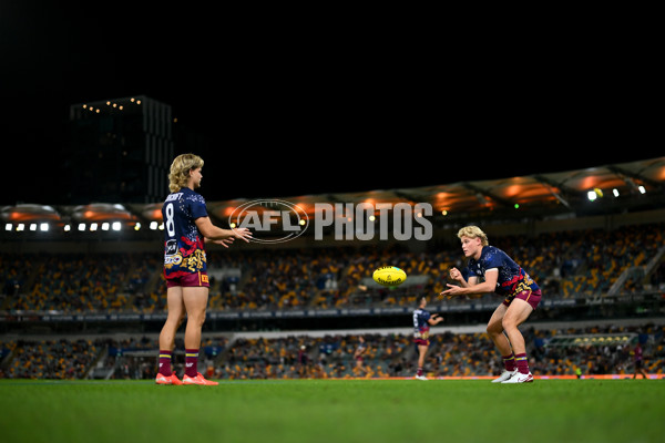 AFL 2025 Round 08 - Brisbane v Gold Coast - A-59211936