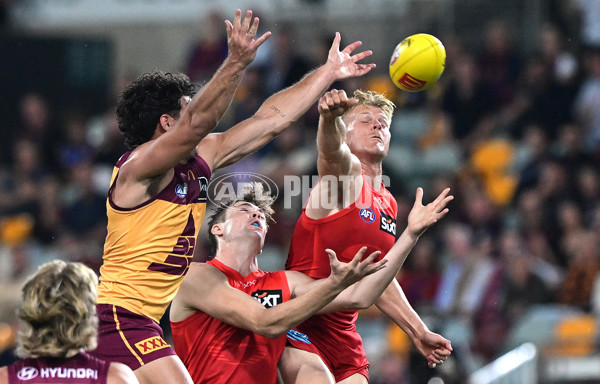 AFL 2025 Round 08 - Brisbane v Gold Coast - A-59214979
