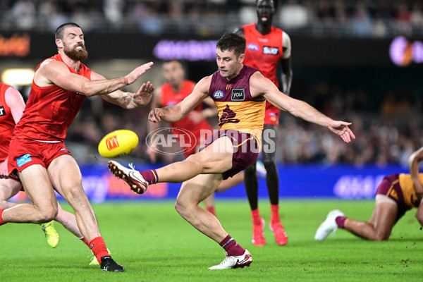 AFL 2025 Round 08 - Brisbane v Gold Coast - A-59216965