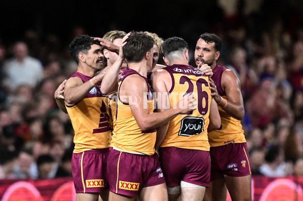 AFL 2025 Round 08 - Brisbane v Gold Coast - A-59217238