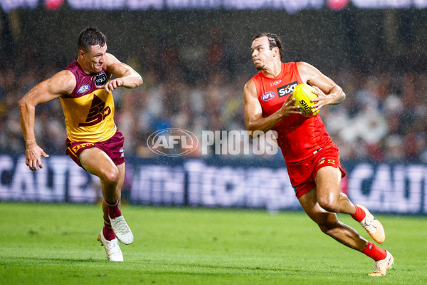 AFL 2025 Round 08 - Brisbane v Gold Coast - A-59217272