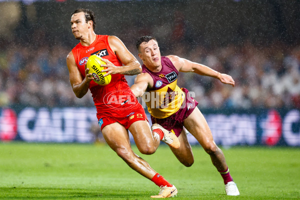 AFL 2025 Round 08 - Brisbane v Gold Coast - A-59217274