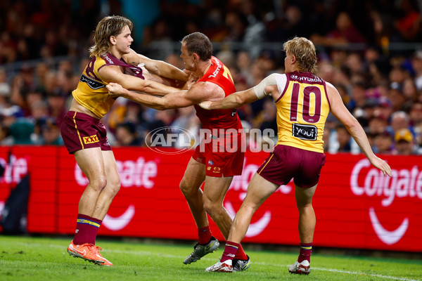 AFL 2025 Round 08 - Brisbane v Gold Coast - A-59217297