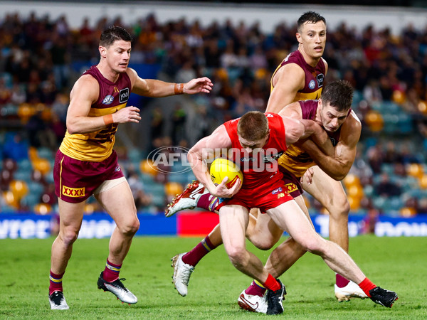AFL 2025 Round 08 - Brisbane v Gold Coast - A-59217300
