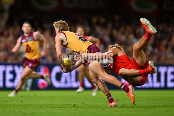 AFL 2025 Round 08 - Brisbane v Gold Coast - A-59219334