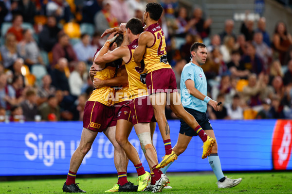 AFL 2025 Round 08 - Brisbane v Gold Coast - A-59221758