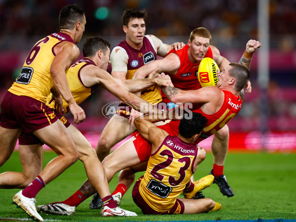 AFL 2025 Round 08 - Brisbane v Gold Coast - A-59221759