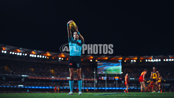 AFL 2025 Round 08 - Brisbane v Gold Coast - A-59228542
