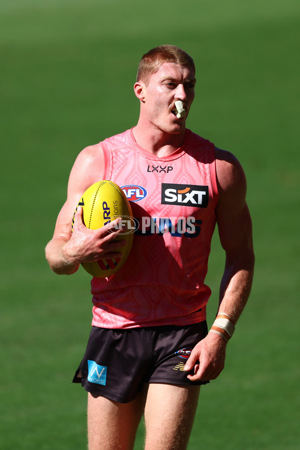 AFL 2025 Training - Gold Coast 080525 - A-59340198
