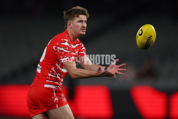 AFL 2025 Round 09 - Essendon v Sydney - A-59376044