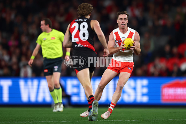 AFL 2025 Round 09 - Essendon v Sydney - A-59376773