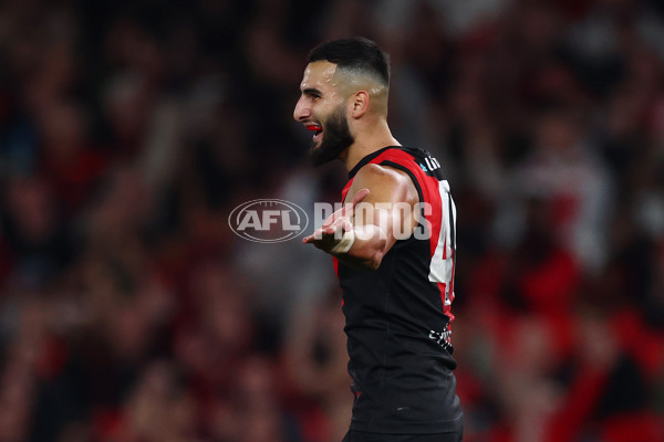 AFL 2025 Round 09 - Essendon v Sydney - A-59380442