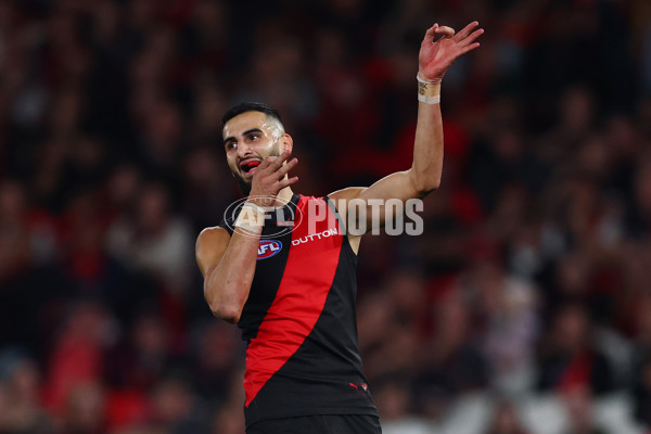 AFL 2025 Round 09 - Essendon v Sydney - A-59380443