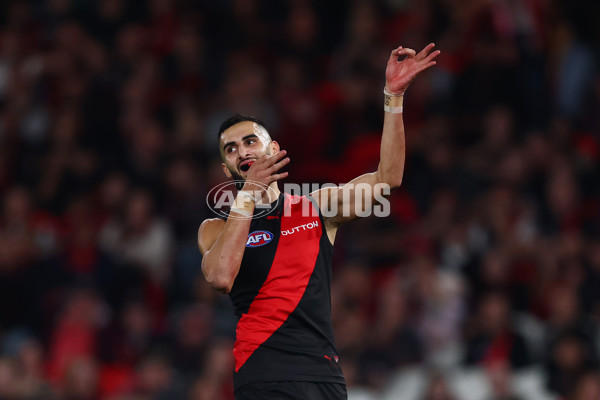 AFL 2025 Round 09 - Essendon v Sydney - A-59380444