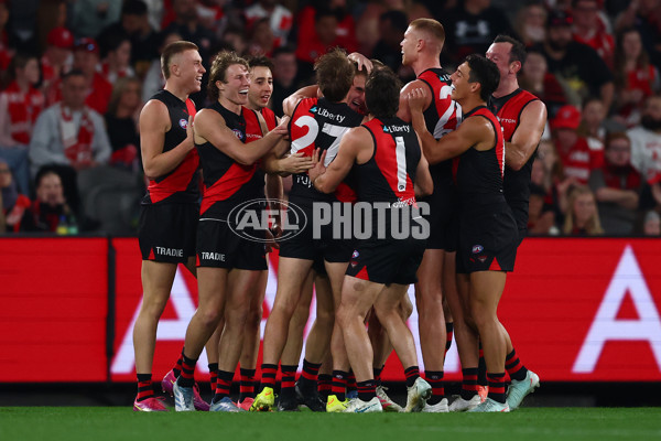 AFL 2025 Round 09 - Essendon v Sydney - A-59380487